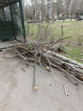 В Феодосии устраняют последствия непогоды