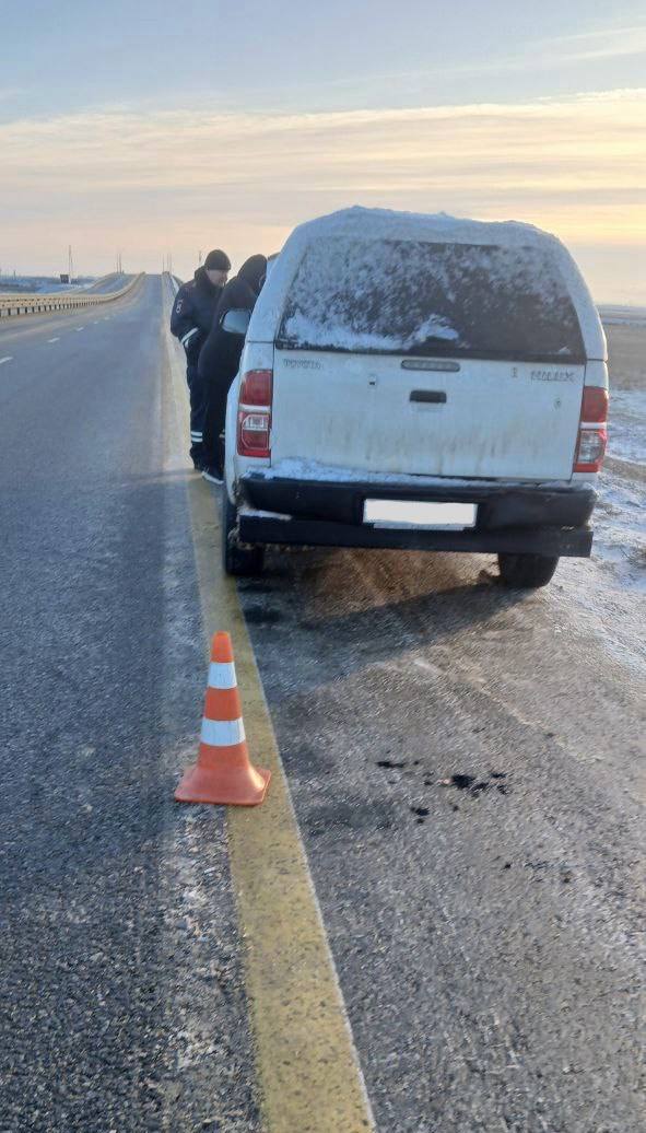 Феодосийские полицейские предотвратили возгорание автомобиля на дороге