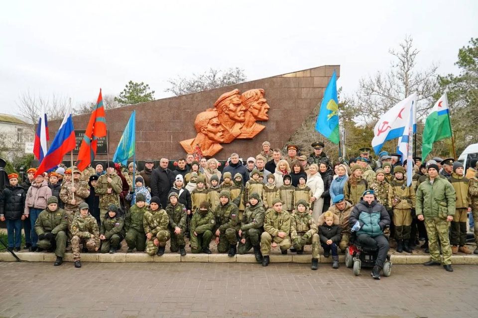 В Евпатории почтили память моряков-десантников