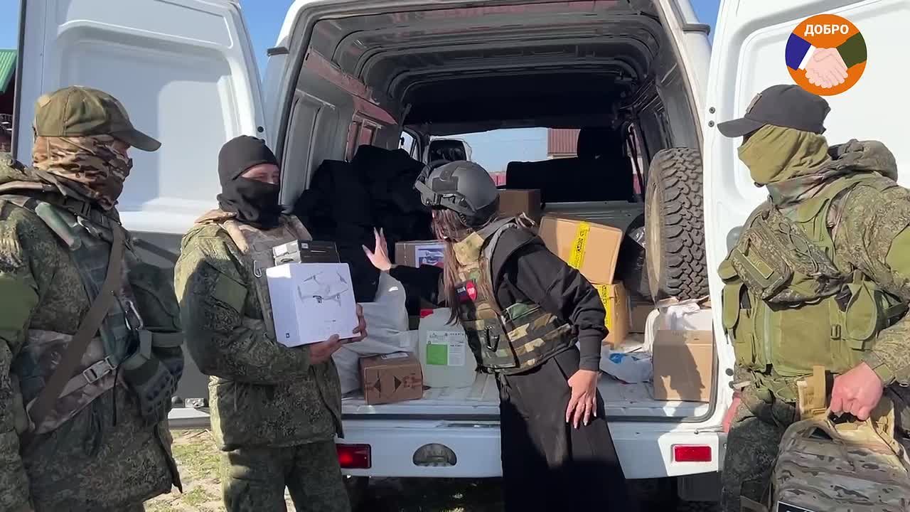 Волонтеры Крыма передали бойцам квадрокоптер и дополнительную помощь