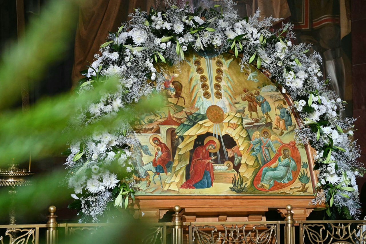 Анжелика Ястребова: Дорогие жители Бахчисарайского района! Дорогие друзья! Поздравляю вас со светлым и величайшим праздником — Рождеством Христовым!