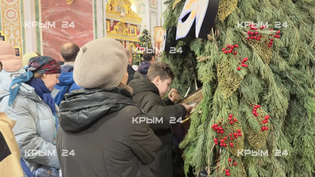 В Крыму молодежь активно вовлекают в богослужения В Крыму молодежь активно вовлекают в богослужения