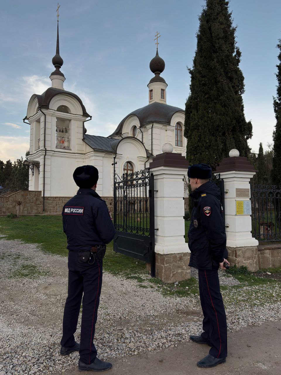 В период Рождественских богослужений покой крымчан в 202 храмах и церквях оберегали более 700 полицейских
