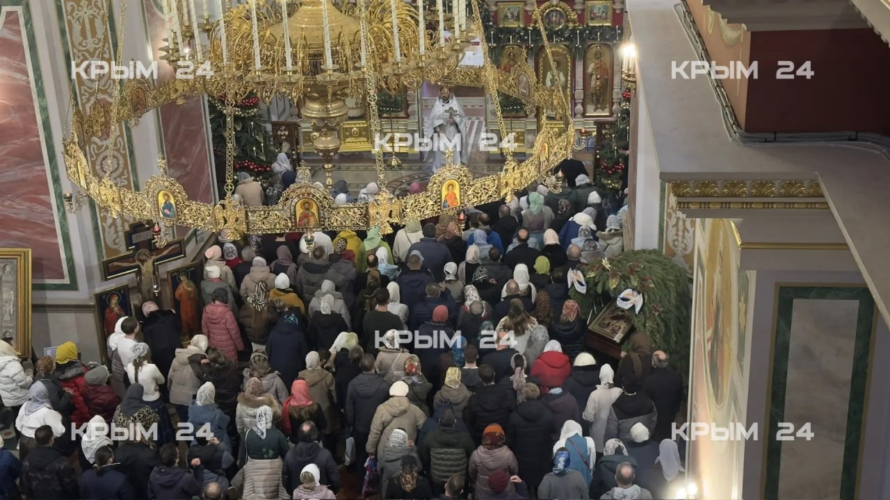 В Крыму молодежь активно вовлекают в богослужения В Крыму молодежь активно вовлекают в богослужения
