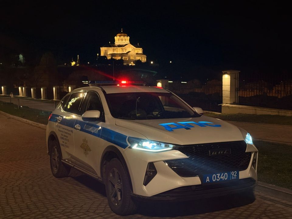 В Севастополе сотрудники полиции обеспечили безопасность во время празднования Рождества Христова В Севастополе сотрудники полиции обеспечили безопасность во время празднования Рождества Христова