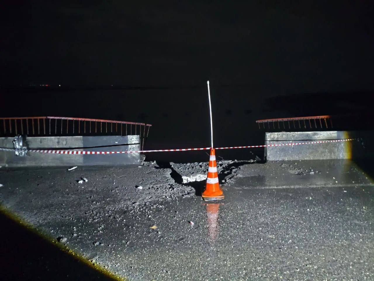 Владимир Сальдо: Утром над акваторией Азовского моря и озера Сиваш, в районе села Чoнгар, специалисты из группировки войск «Днепр» и «Русского купола» дезориентировали полёт двух БПЛА самолетного типа Владимир Сальдо: Утром над акваторией Азовского моря и озера Сиваш, в районе села Чoнгар, специалисты из группировки войск «Днепр» и «Русского купола» дезориентировали полёт двух БПЛА самолетного типа