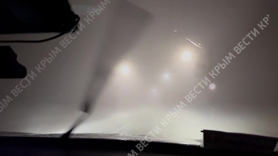 Густой туман окутал трассу «Алушта — Симферополь»: Видимость практически нулевая