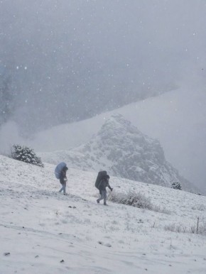 Зима в крымских горах. Решились бы сходить в поход в такую погоду?