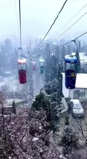 Красивый момент на канатной дорогае в Ялте