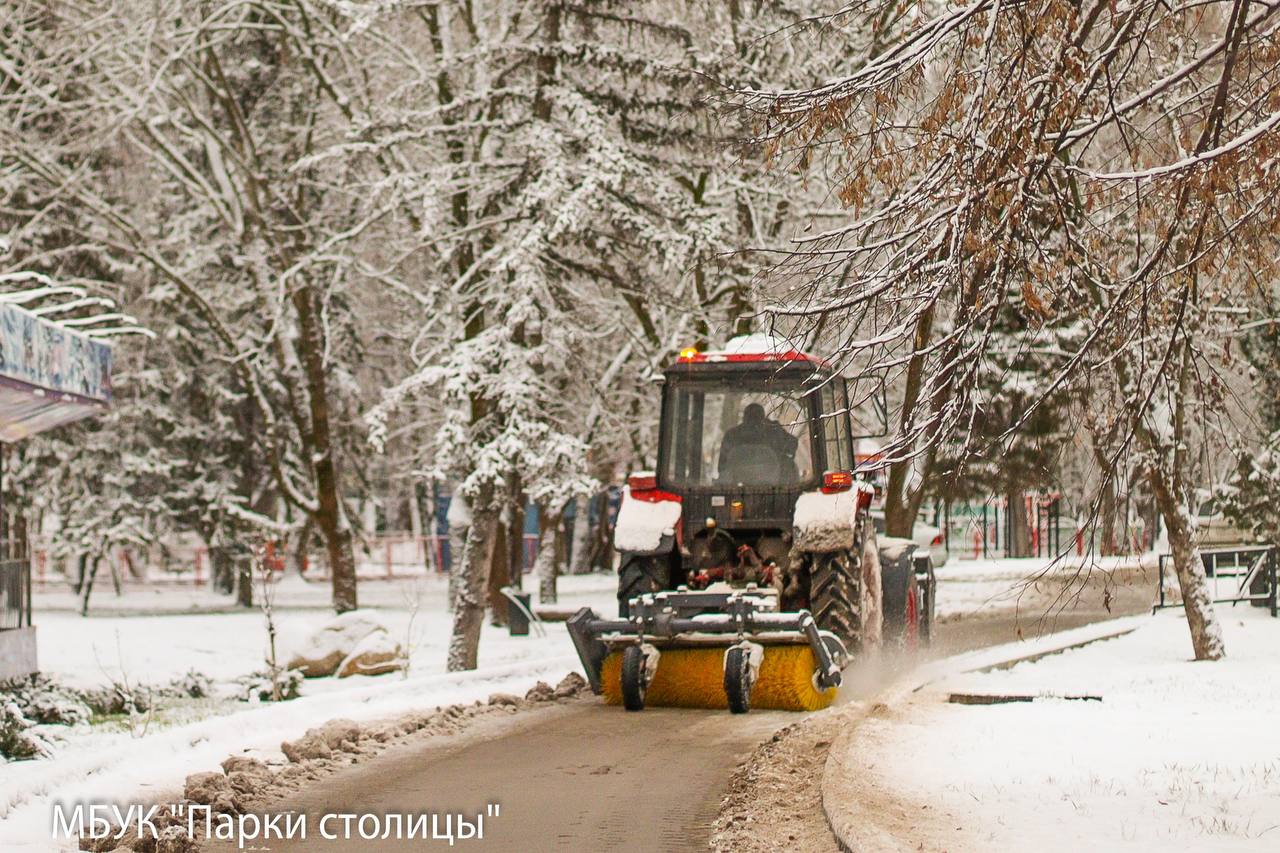 Порядка 150 кубометров мусора было вывезено с территории парков и скверов за 12 дней новогодних каникул