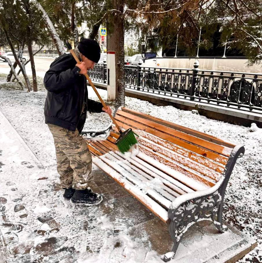 Порядка 150 кубометров мусора было вывезено с территории парков и скверов за 12 дней новогодних каникул Порядка 150 кубометров мусора было вывезено с территории парков и скверов за 12 дней новогодних каникул