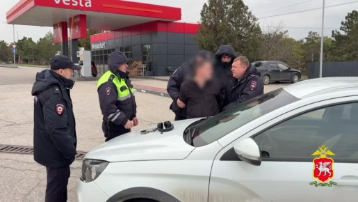 Дерзкого угонщика иномарки, который устал ждать маршрутку, поймали в Раздольненском районе