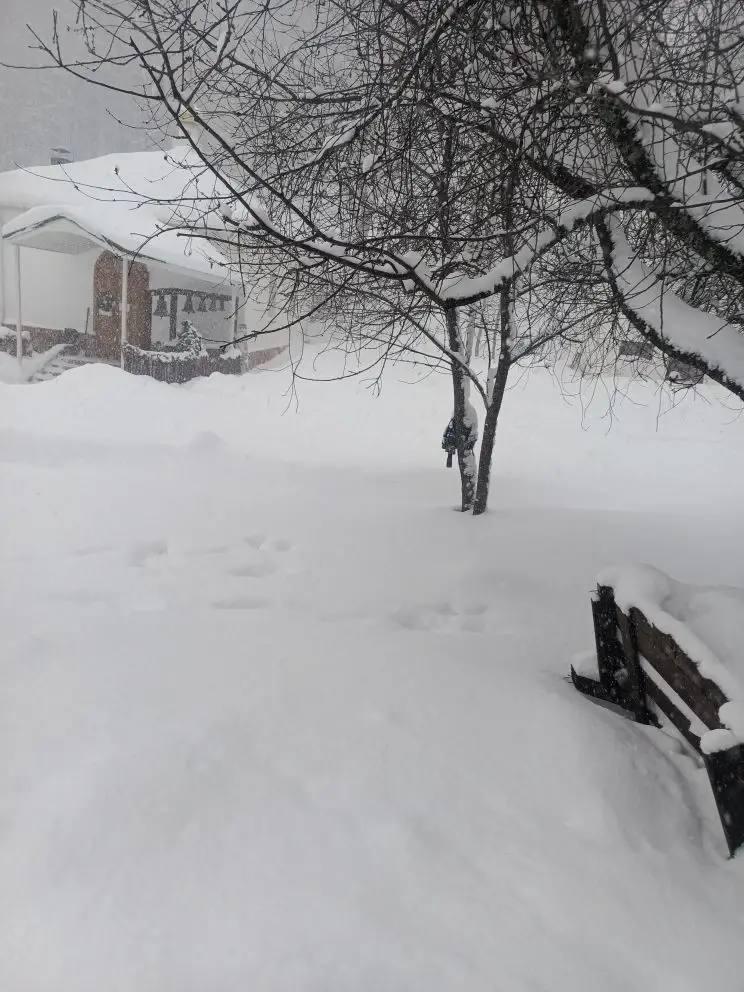 Проезд к мужскому монастырю в честь Косьмы и Дамиана в Алуште закрыт Проезд к мужскому монастырю в честь Косьмы и Дамиана в Алуште закрыт