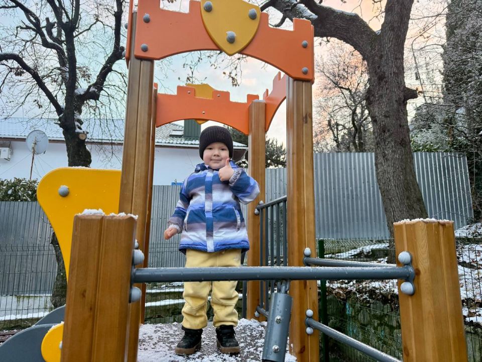 Константин Шимановский: Обещали - выполняем! Начали год с открытия площадки в пгт Отрадное, на улице Отрадная, 1. Это был один из наказов избирателей депутату Ялтинского городского совета Денису Давыдову по округу №2 Константин Шимановский: Обещали - выполняем! Начали год с открытия площадки в пгт Отрадное, на улице Отрадная, 1. Это был один из наказов избирателей депутату Ялтинского городского совета Денису Давыдову по округу №2