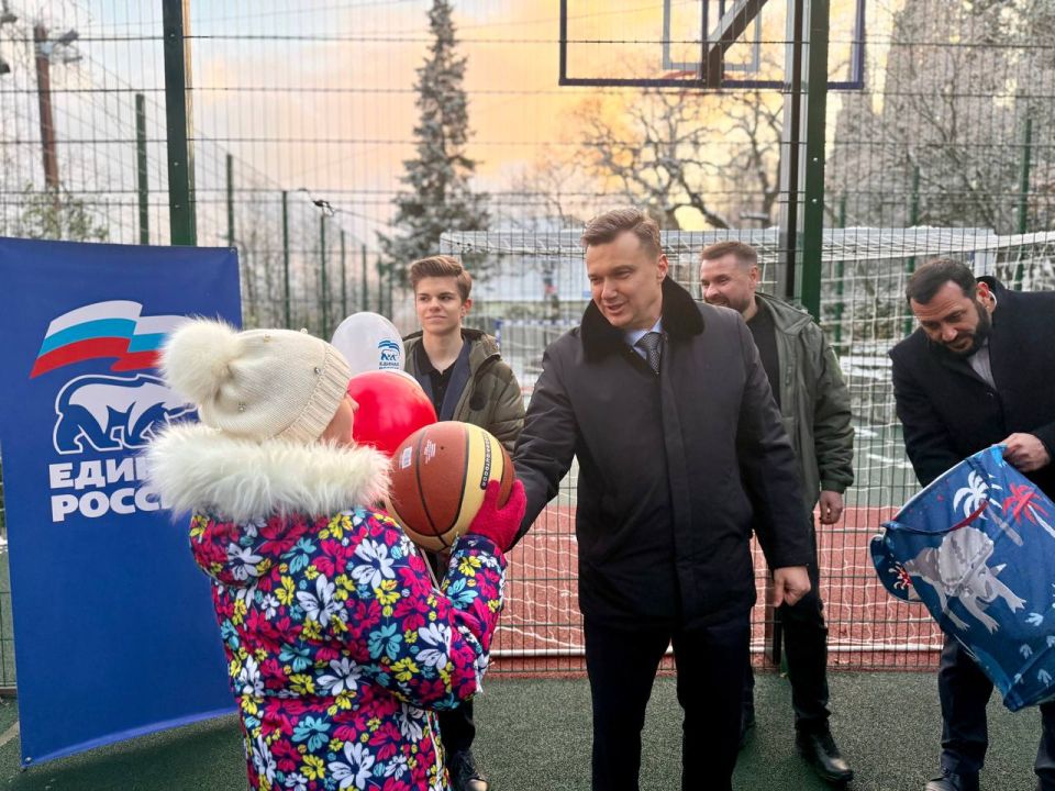 Константин Шимановский: Обещали - выполняем! Начали год с открытия площадки в пгт Отрадное, на улице Отрадная, 1. Это был один из наказов избирателей депутату Ялтинского городского совета Денису Давыдову по округу №2 Константин Шимановский: Обещали - выполняем! Начали год с открытия площадки в пгт Отрадное, на улице Отрадная, 1. Это был один из наказов избирателей депутату Ялтинского городского совета Денису Давыдову по округу №2