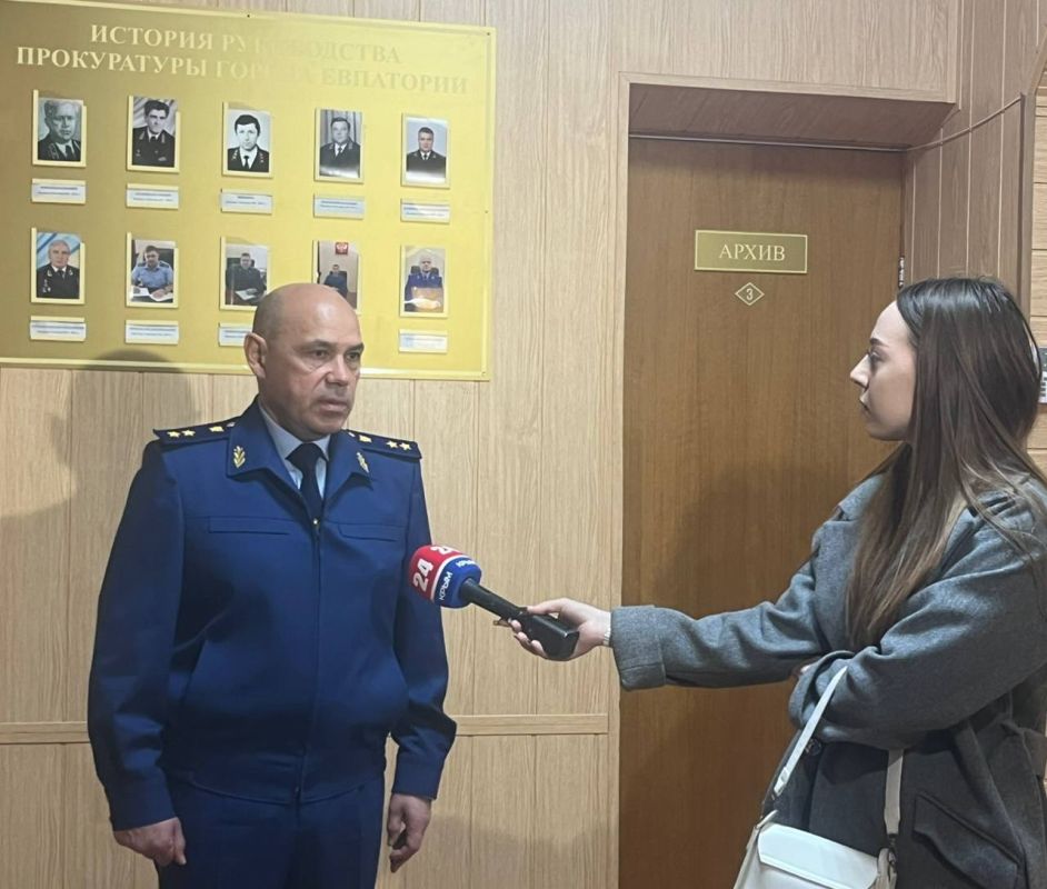 Коллектив прокуратуры Республики Крым поздравляет представителей средств массовой информации с Днём российской печати Коллектив прокуратуры Республики Крым поздравляет представителей средств массовой информации с Днём российской печати