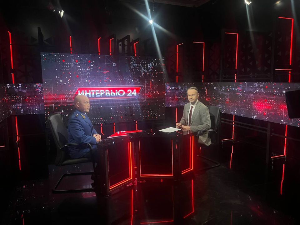 Коллектив прокуратуры Республики Крым поздравляет представителей средств массовой информации с Днём российской печати Коллектив прокуратуры Республики Крым поздравляет представителей средств массовой информации с Днём российской печати