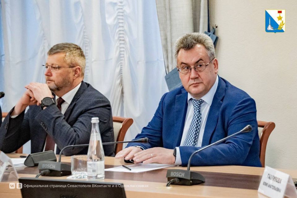 Губернатор Севастополя Михаил Развожаев поручил создать рабочую группу по энергоснабжению Фиолента и других районов Губернатор Севастополя Михаил Развожаев поручил создать рабочую группу по энергоснабжению Фиолента и других районов