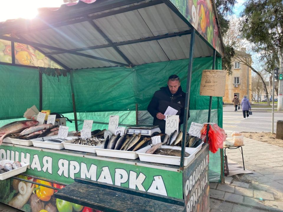 Сотрудники управления муниципального контроля возобновили профилактические рейды по пресечению незаконной торговли Сотрудники управления муниципального контроля возобновили профилактические рейды по пресечению незаконной торговли