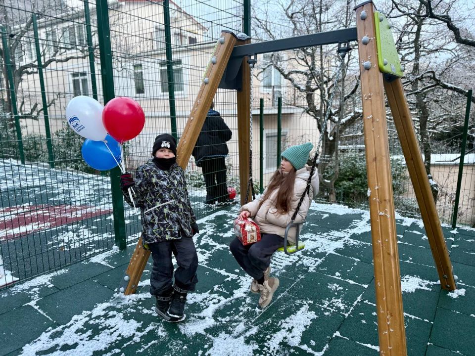 Константин Шимановский: Обещали - выполняем! Начали год с открытия площадки в пгт Отрадное, на улице Отрадная, 1. Это был один из наказов избирателей депутату Ялтинского городского совета Денису Давыдову по округу №2 Константин Шимановский: Обещали - выполняем! Начали год с открытия площадки в пгт Отрадное, на улице Отрадная, 1. Это был один из наказов избирателей депутату Ялтинского городского совета Денису Давыдову по округу №2