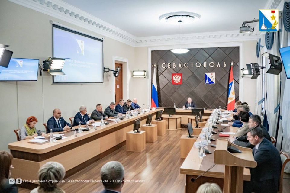 Губернатор Севастополя Михаил Развожаев поручил создать рабочую группу по энергоснабжению Фиолента и других районов Губернатор Севастополя Михаил Развожаев поручил создать рабочую группу по энергоснабжению Фиолента и других районов