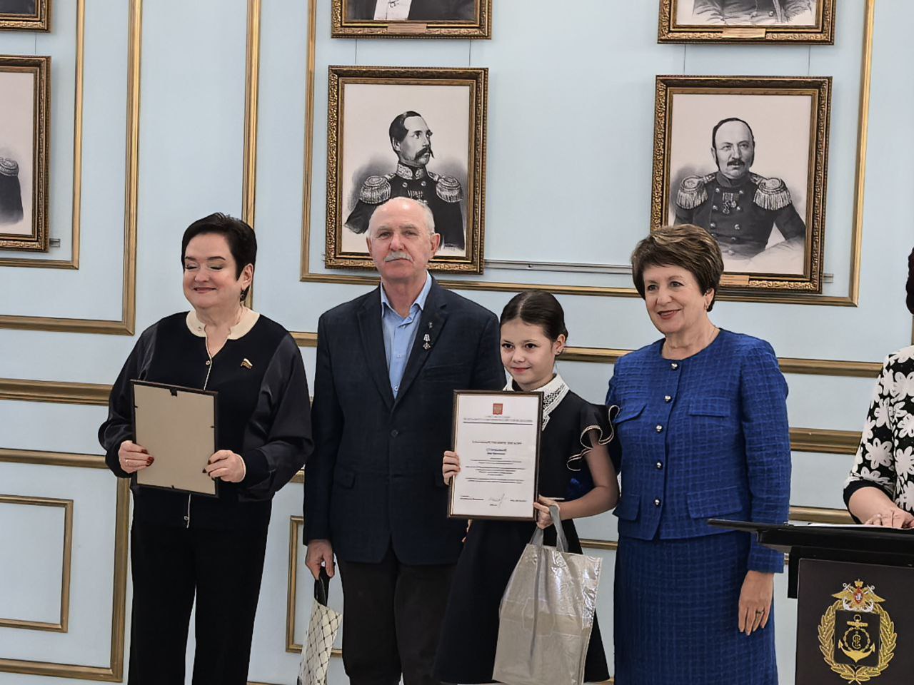Екатерина Алтабаева: Сегодня в Екатерининском зале Дома офицеров флота совместно с сенатором от Законодательной власти Севастополя Ларисой Вадимовной Мельник вручила награды победителям девятой Всероссийской детской... Екатерина Алтабаева: Сегодня в Екатерининском зале Дома офицеров флота совместно с сенатором от Законодательной власти Севастополя Ларисой Вадимовной Мельник вручила награды победителям девятой Всероссийской детской...