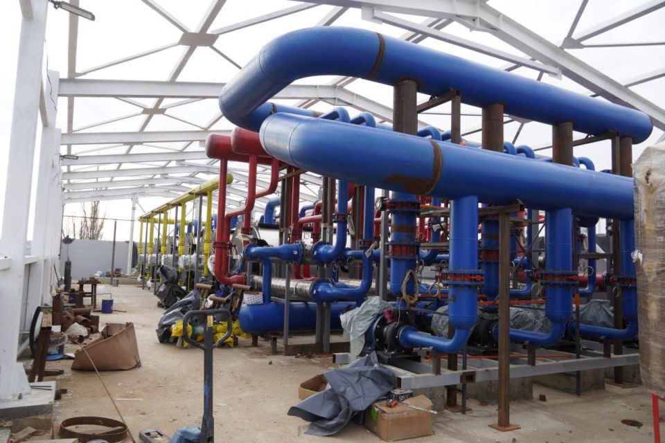 Министр строительства и архитектуры Республики Крым Эдуард Щёголев совместно с главой администрации Керчи Олегом Каторгиным побывали на территории строительства новой котельной в микрорайоне Марат-4 Министр строительства и архитектуры Республики Крым Эдуард Щёголев совместно с главой администрации Керчи Олегом Каторгиным побывали на территории строительства новой котельной в микрорайоне Марат-4