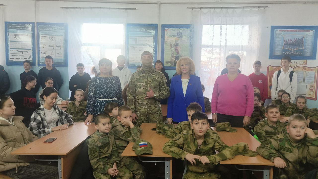 Эммилия Леонова: Участники боевых действий специальной военной операции, один из которых, выпускник нашей школы,провели для обучающихся кадетских классов и старшеклассников практическое занятие по оказанию первой медицинской... Эммилия Леонова: Участники боевых действий специальной военной операции, один из которых, выпускник нашей школы,провели для обучающихся кадетских классов и старшеклассников практическое занятие по оказанию первой медицинской...