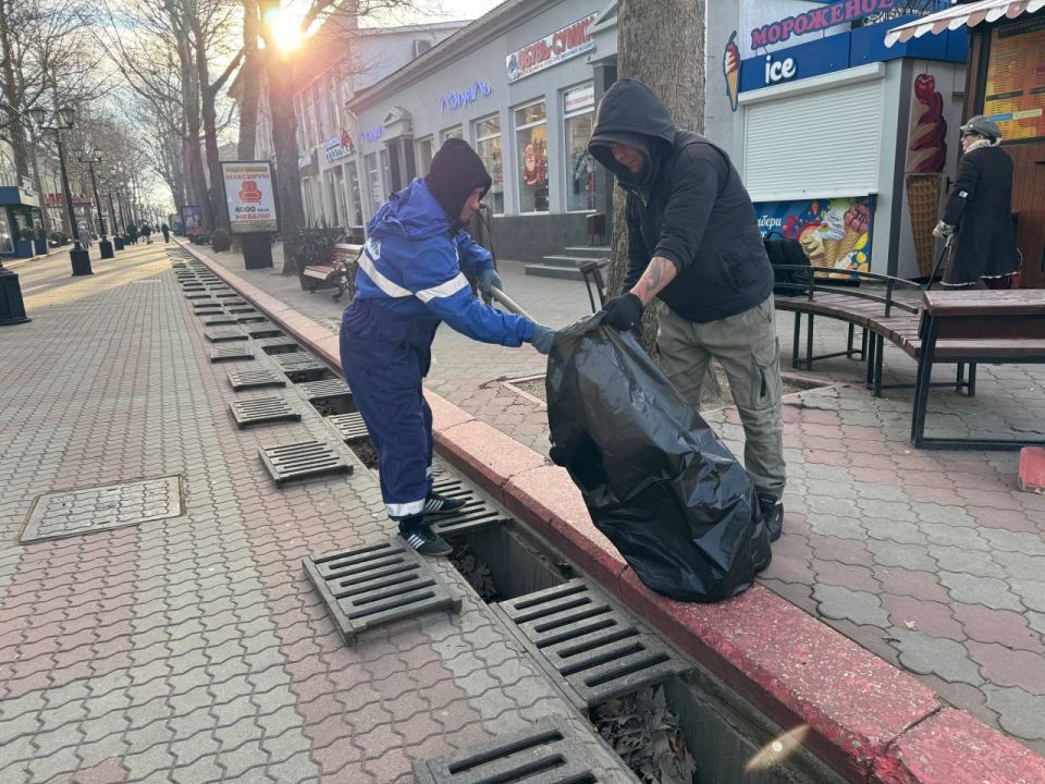 В городе ведется системная работа по содержанию и очистке ливневых канализаций В городе ведется системная работа по содержанию и очистке ливневых канализаций