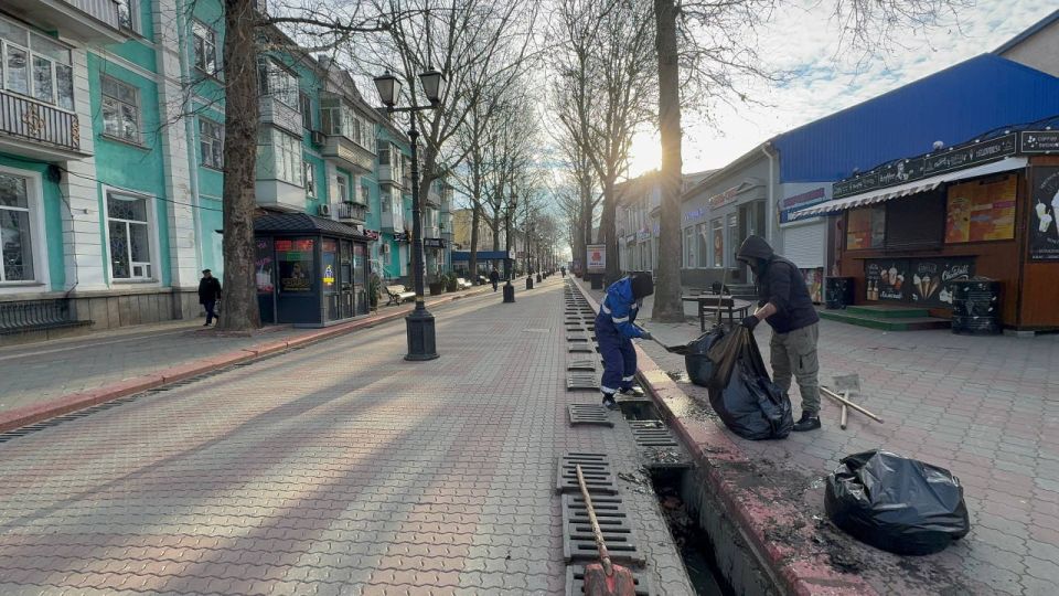 В городе ведется системная работа по содержанию и очистке ливневых канализаций В городе ведется системная работа по содержанию и очистке ливневых канализаций