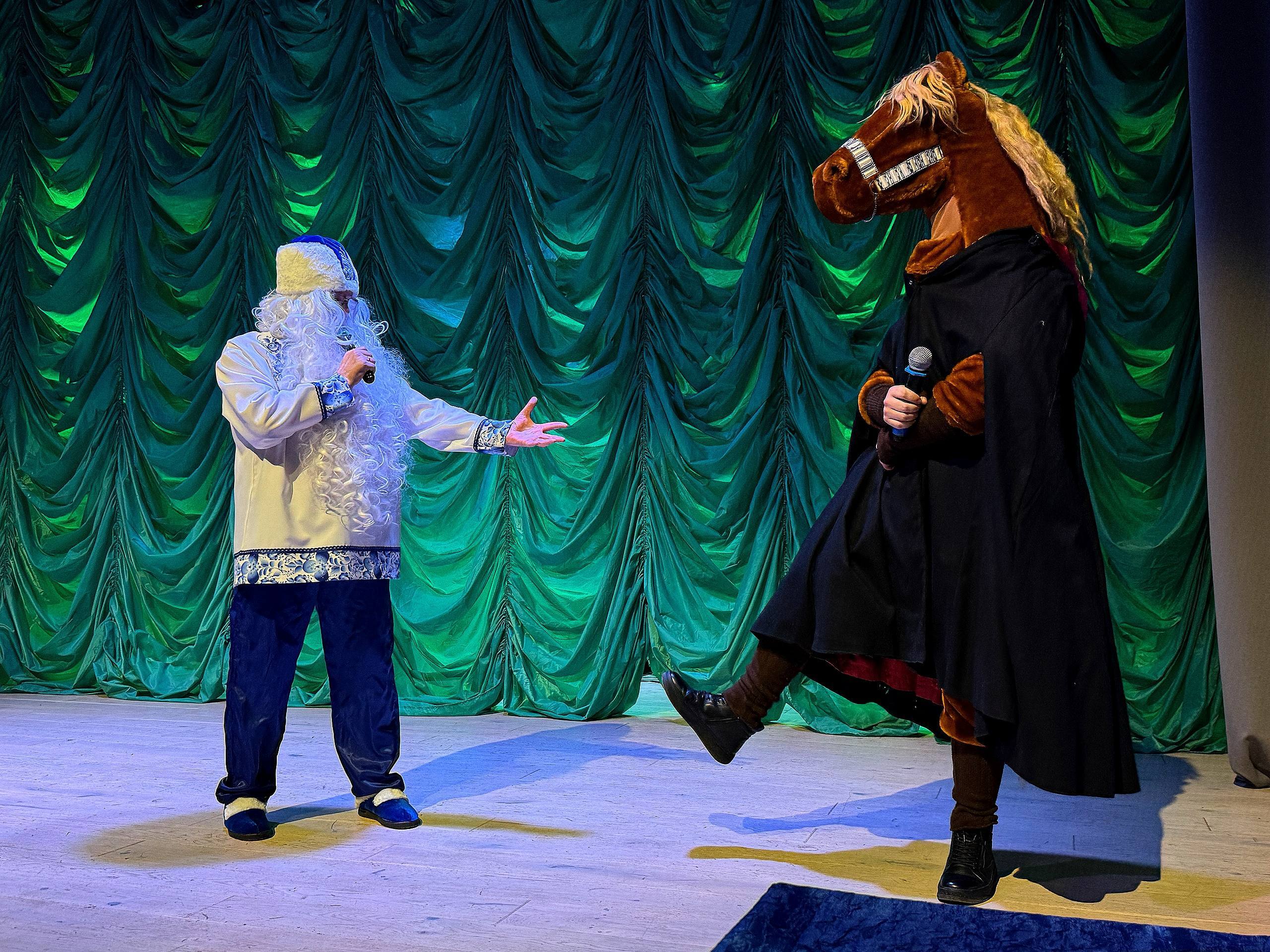 Районный Дом культуры провёл череду новогодних мероприятий Районный Дом культуры провёл череду новогодних мероприятий