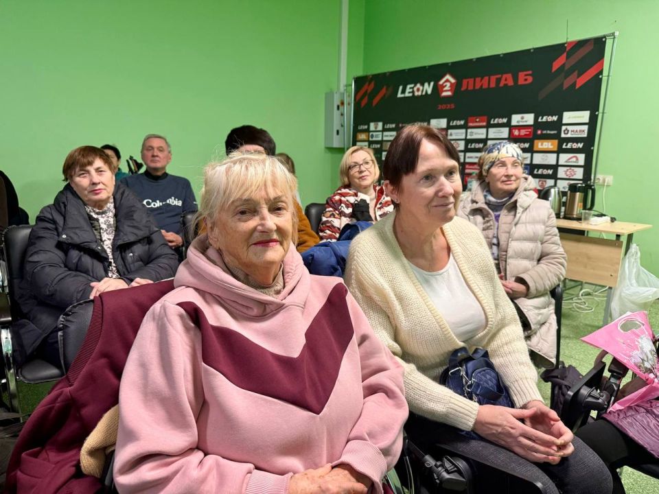 «Мы по-северному ходим, хоть и южный мы народ»: такие слова есть в гимне североходцев Ялты «Мы по-северному ходим, хоть и южный мы народ»: такие слова есть в гимне североходцев Ялты