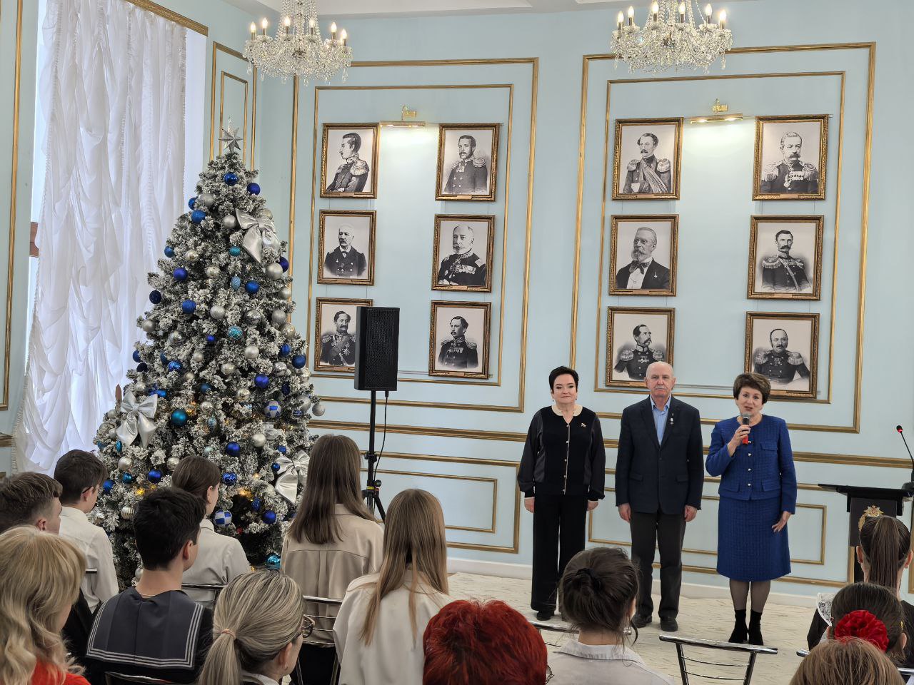 Екатерина Алтабаева: Сегодня в Екатерининском зале Дома офицеров флота совместно с сенатором от Законодательной власти Севастополя Ларисой Вадимовной Мельник вручила награды победителям девятой Всероссийской детской... Екатерина Алтабаева: Сегодня в Екатерининском зале Дома офицеров флота совместно с сенатором от Законодательной власти Севастополя Ларисой Вадимовной Мельник вручила награды победителям девятой Всероссийской детской...