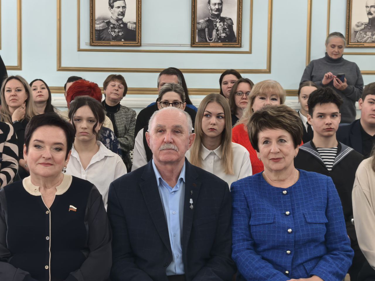 Екатерина Алтабаева: Сегодня в Екатерининском зале Дома офицеров флота совместно с сенатором от Законодательной власти Севастополя Ларисой Вадимовной Мельник вручила награды победителям девятой Всероссийской детской... Екатерина Алтабаева: Сегодня в Екатерининском зале Дома офицеров флота совместно с сенатором от Законодательной власти Севастополя Ларисой Вадимовной Мельник вручила награды победителям девятой Всероссийской детской...