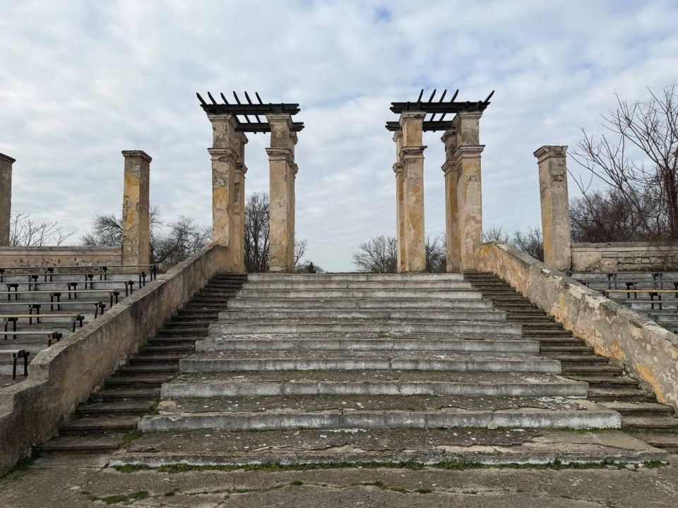 Ольга Торубарова: Совместно с Министром строительства и архитектуры Республики Крым Щёголевым Эдуардом Геннадьевичем и главой администрации города-Героя Керчь Каторгиным Олегом Николаевичем, а также ветераном боевых... Ольга Торубарова: Совместно с Министром строительства и архитектуры Республики Крым Щёголевым Эдуардом Геннадьевичем и главой администрации города-Героя Керчь Каторгиным Олегом Николаевичем, а также ветераном боевых...