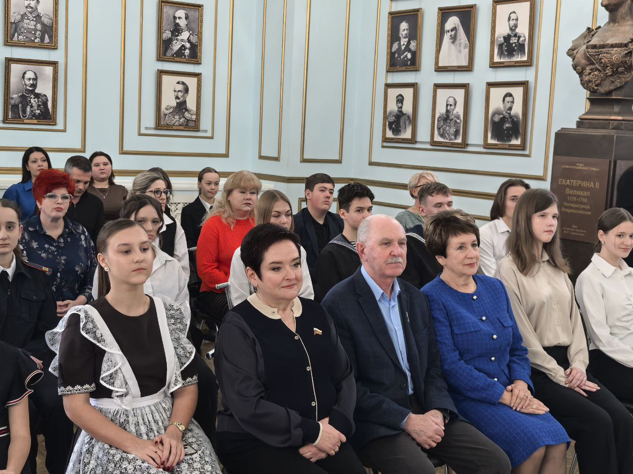 Екатерина Алтабаева: Сегодня в Екатерининском зале Дома офицеров флота совместно с сенатором от Законодательной власти Севастополя Ларисой Вадимовной Мельник вручила награды победителям девятой Всероссийской детской...