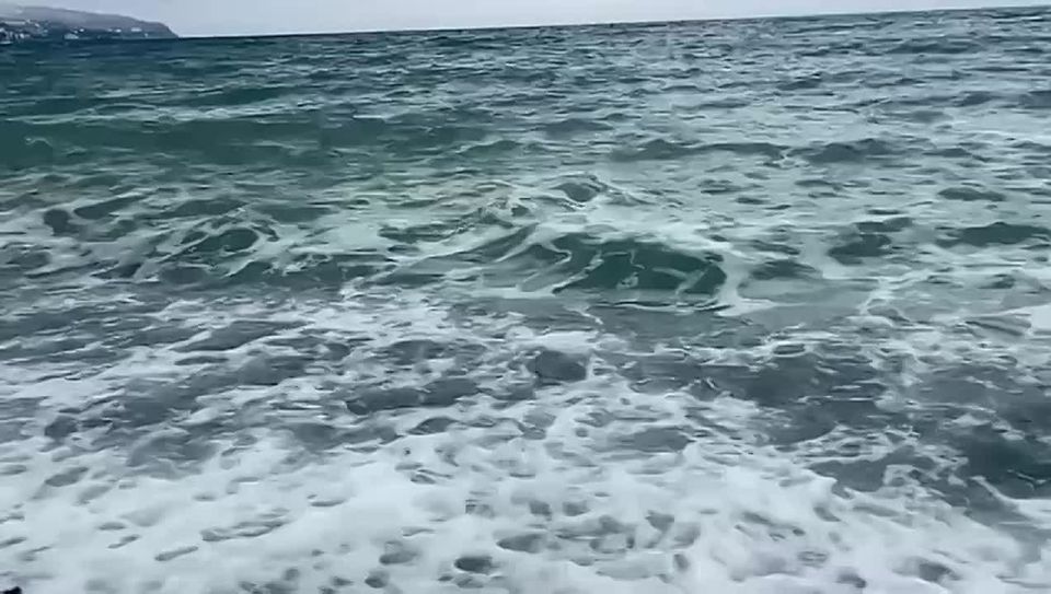 Олег Царёв: После шторма в Ялте Чёрное море шепчет