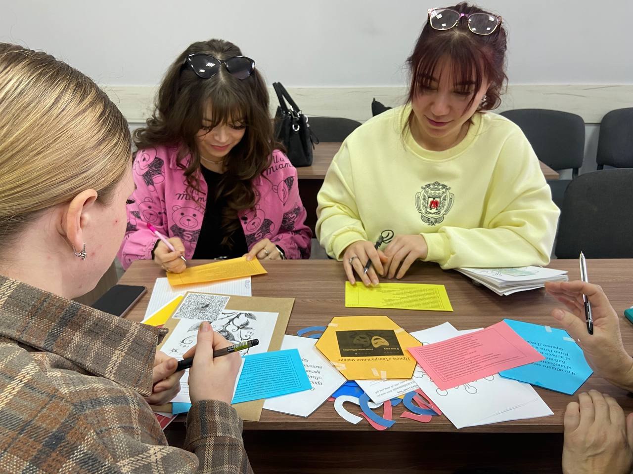 В Джанкойском районе прошла Школа молодого учителя для педагогов филологического цикла В Джанкойском районе прошла Школа молодого учителя для педагогов филологического цикла