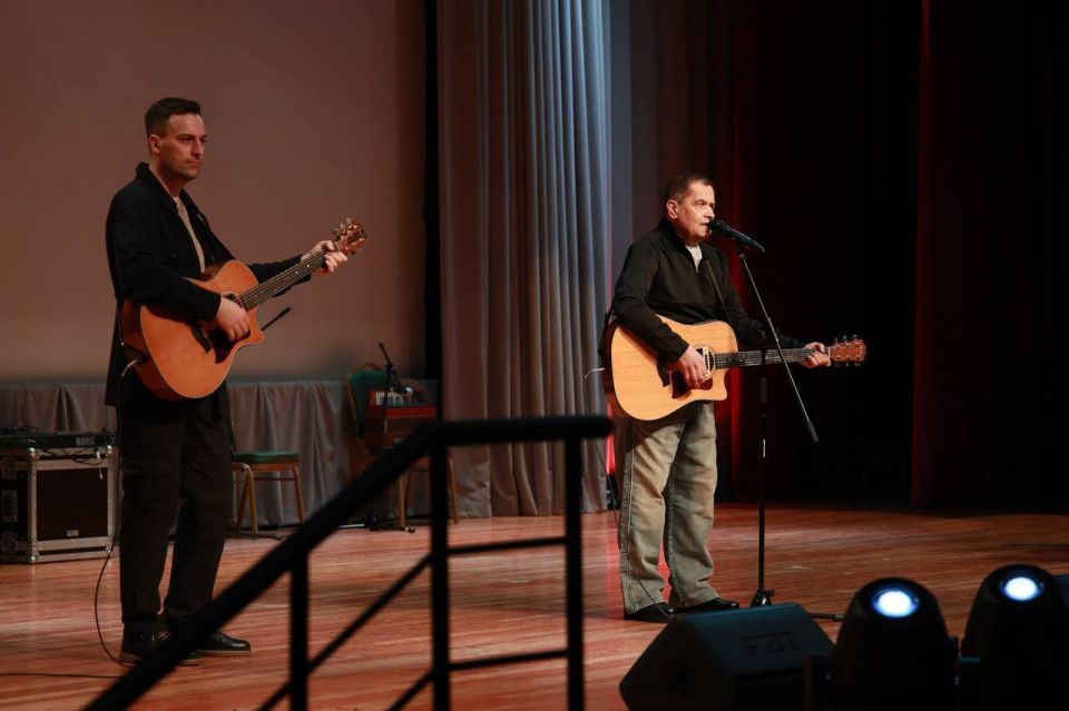 15� �� ������ ���������� ������������� ��������, ������������ � 15-����� ���������