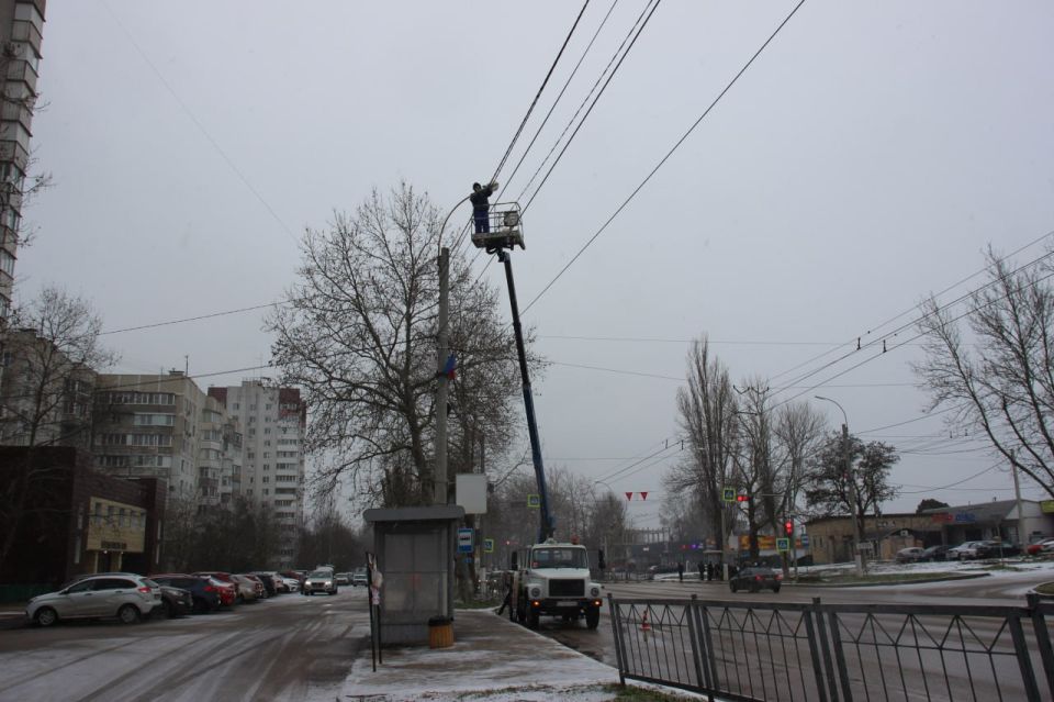 Предприятие «ГорсветКерчь» проводит плановые работы по обслуживанию и ремонту сетей наружного освещения в разных районах города Предприятие «ГорсветКерчь» проводит плановые работы по обслуживанию и ремонту сетей наружного освещения в разных районах города