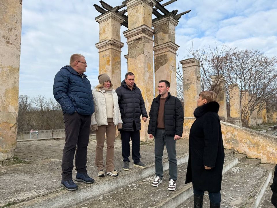 В городе-герое Керчи обсуждены вопросы развития стадиона «Авангард» В городе-герое Керчи обсуждены вопросы развития стадиона «Авангард»