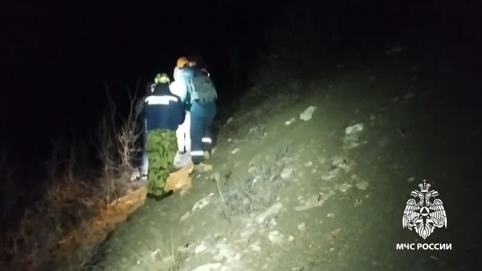 Супружескую пару спасли в горах под Судаком