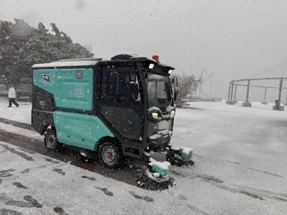Ялтинских школьников освободили от занятий в школе из-за снегопада