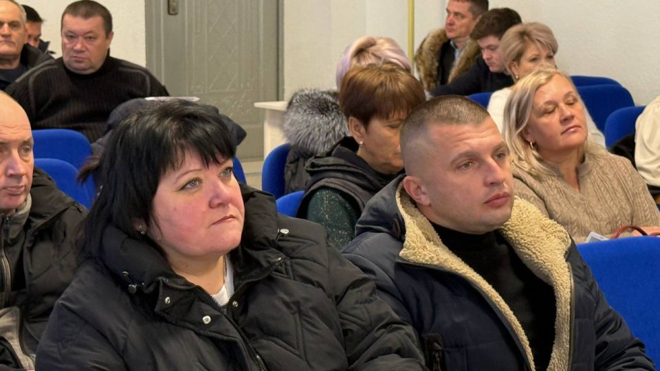 Антон Кравец: Совместно с председателем районного совета Дмитрием Мильгевским провели аппаратное совещание с участием глав сельских поселений и руководителей предприятий и организаций района Антон Кравец: Совместно с председателем районного совета Дмитрием Мильгевским провели аппаратное совещание с участием глав сельских поселений и руководителей предприятий и организаций района