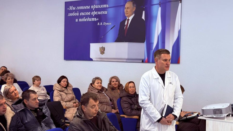 Антон Кравец: Совместно с председателем районного совета Дмитрием Мильгевским провели аппаратное совещание с участием глав сельских поселений и руководителей предприятий и организаций района Антон Кравец: Совместно с председателем районного совета Дмитрием Мильгевским провели аппаратное совещание с участием глав сельских поселений и руководителей предприятий и организаций района