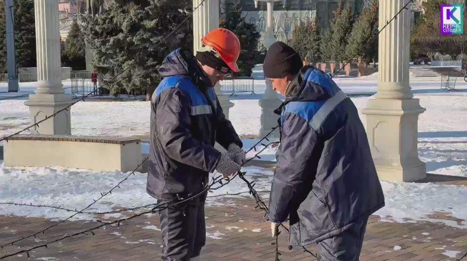 В Керчи приступили к демонтажу новогоднего декора