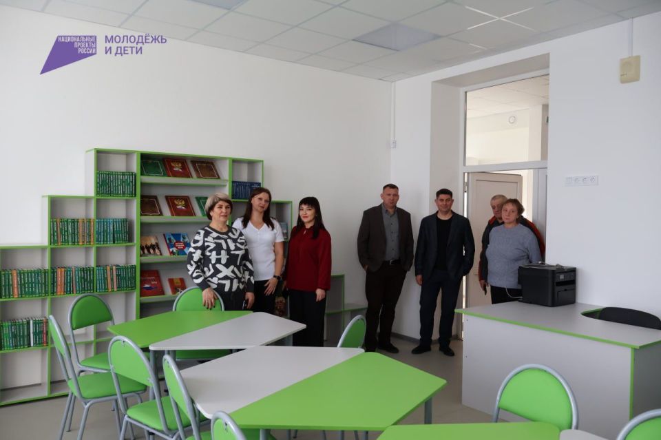 Денис Олейник: Сегодня вместе с председателем Раздольненского районного совета Татьяной Вышинской и начальником отдела образования, молодёжи и спорта Лилей Керимовой приняли участие в торжественном открытии МБОУ... Денис Олейник: Сегодня вместе с председателем Раздольненского районного совета Татьяной Вышинской и начальником отдела образования, молодёжи и спорта Лилей Керимовой приняли участие в торжественном открытии МБОУ...