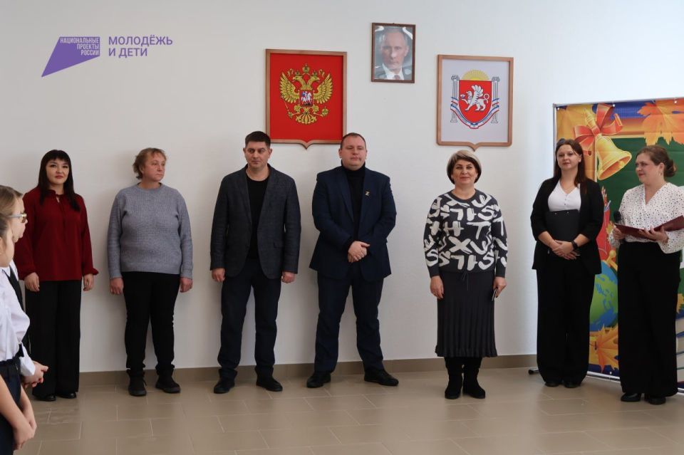 Денис Олейник: Сегодня вместе с председателем Раздольненского районного совета Татьяной Вышинской и начальником отдела образования, молодёжи и спорта Лилей Керимовой приняли участие в торжественном открытии МБОУ... Денис Олейник: Сегодня вместе с председателем Раздольненского районного совета Татьяной Вышинской и начальником отдела образования, молодёжи и спорта Лилей Керимовой приняли участие в торжественном открытии МБОУ...