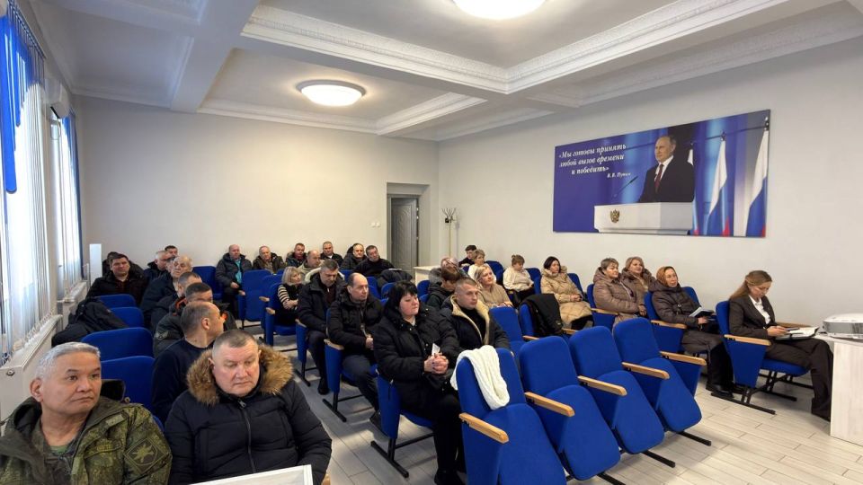 Антон Кравец: Совместно с председателем районного совета Дмитрием Мильгевским провели аппаратное совещание с участием глав сельских поселений и руководителей предприятий и организаций района Антон Кравец: Совместно с председателем районного совета Дмитрием Мильгевским провели аппаратное совещание с участием глав сельских поселений и руководителей предприятий и организаций района