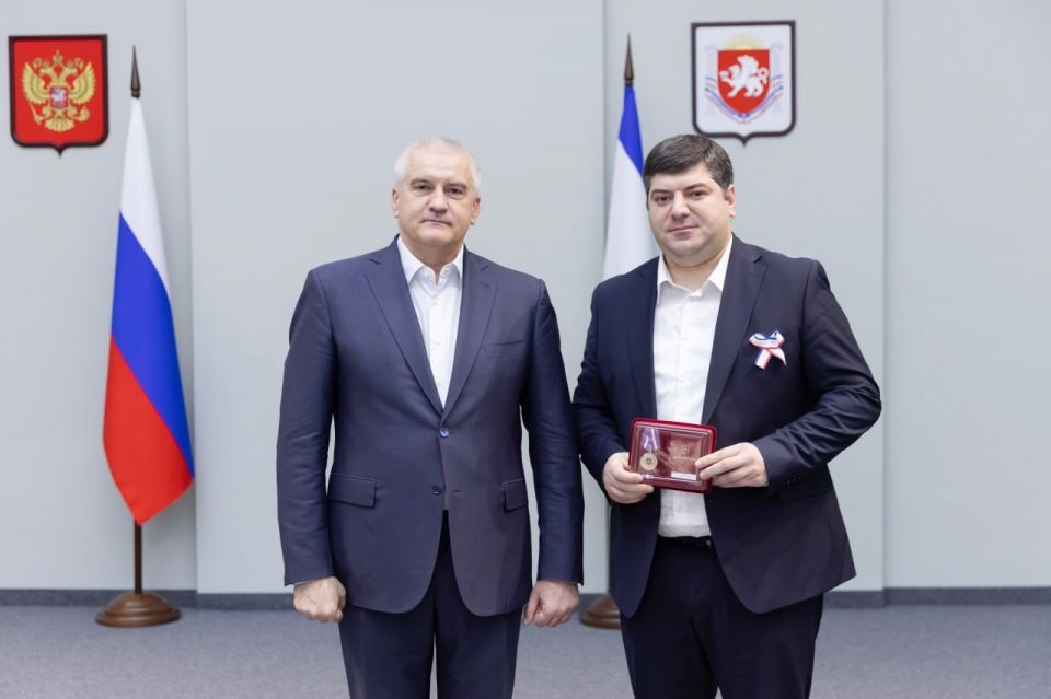 Сергей Аксёнов: Единство и любовь к Родине, мудрость и дальновидность, упорство и последовательность в достижении поставленных целей – эти качества крымчане продемонстрировали и в 1991, и в 2014 году